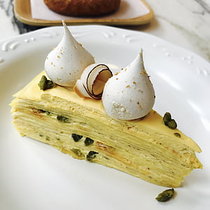white cake with two toppings thumbnail
