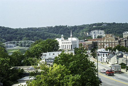 Hilltop view of modern-day Frankfort, Kentucky thumbnail