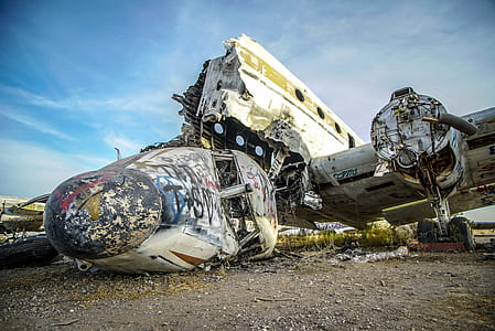 white and yellow plane thumbnail