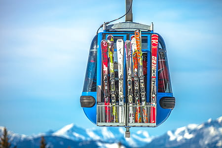 snowskis hanged on cable car thumbnail