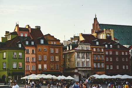people walking in the street thumbnail
