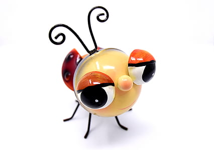 insect table decor thumbnail
