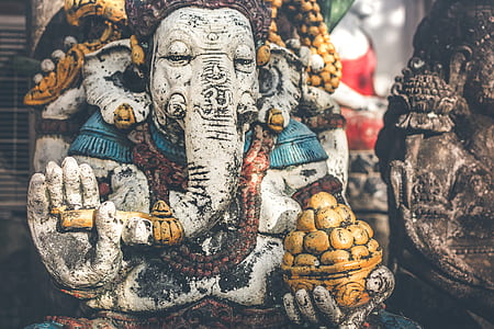 Ganesha statue at daytime thumbnail