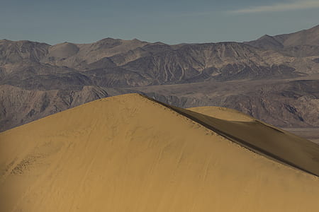 desert mountains thumbnail