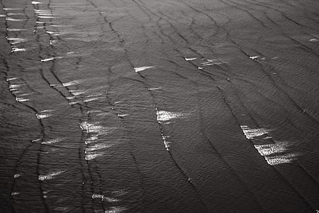 ocean waves on top view thumbnail