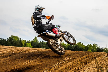 man riding dirt bike thumbnail