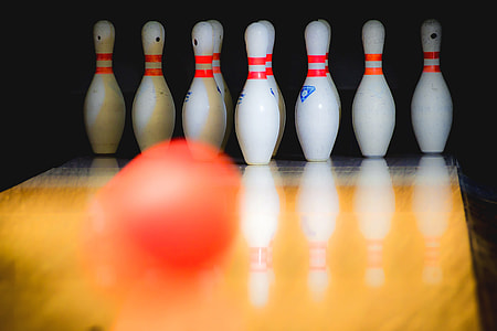 white and red bowling pins thumbnail