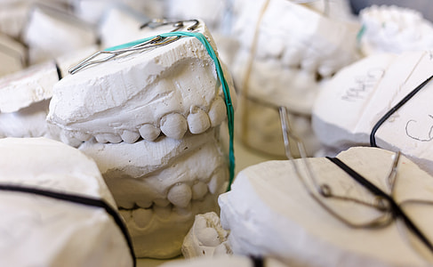 white dentures thumbnail