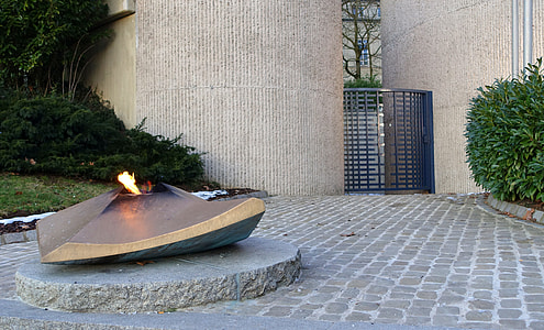 Monument national de la solidarité in Luxembourg thumbnail