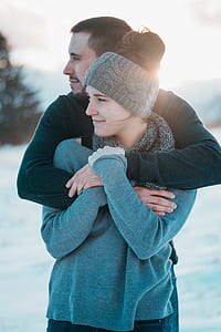 man hugging a woman thumbnail