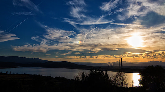 Bárcena Reservoir - Congosto Leon, Spain thumbnail