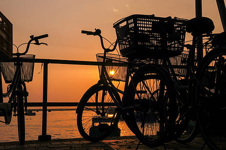 Silhouette of Bicycle thumbnail