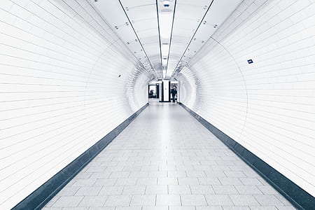 white alley photography thumbnail