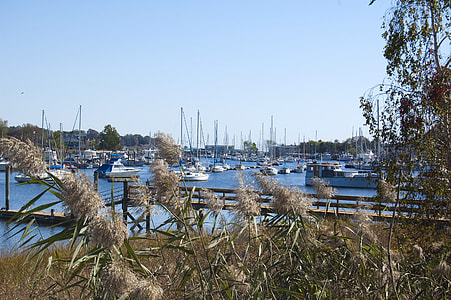 Milford Harbor seen from Pond Street in Connecticut thumbnail