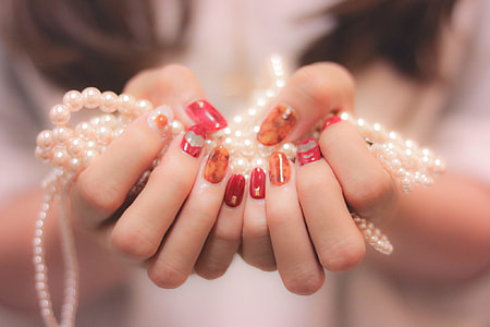 white necklace thumbnail