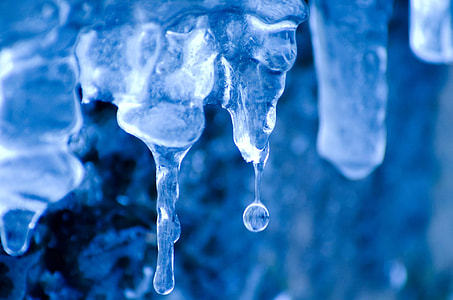 selective focus of icicle thumbnail