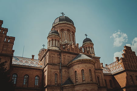 brown cathedral thumbnail