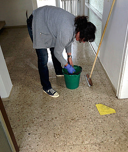 green plastic pail thumbnail