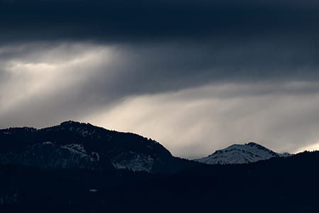 landscape photography of mountains thumbnail