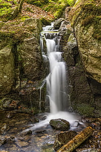 close-up photography of waterfalls thumbnail