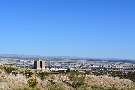 View of the landscape of El Paso and the Desert in Texas thumbnail