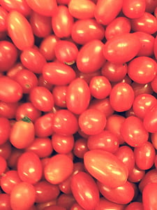 pile of red tomatoes thumbnail