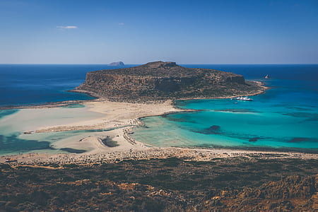 natural pathway leading to islet on sea thumbnail