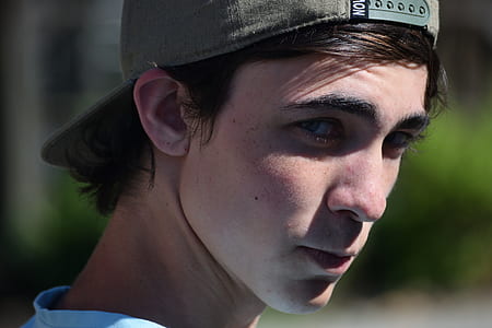 portrait photo of man thumbnail