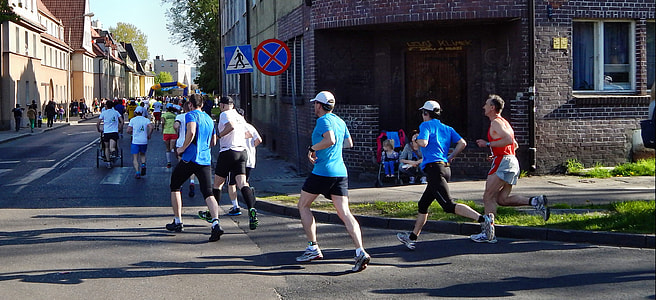 running people on raod thumbnail