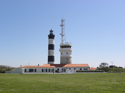 Lighthouse, Charente-Maritime thumbnail
