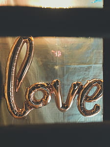 gold Love balloons thumbnail