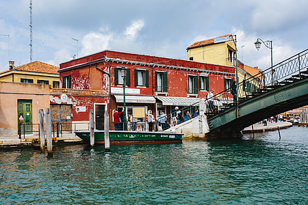 The beautiful and colorful Murano Island, Italy thumbnail