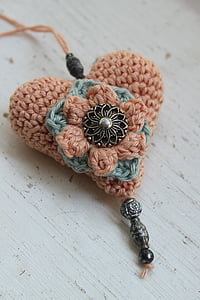 closeup photo of heart knit pendant thumbnail