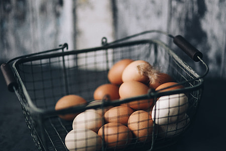 Metal wire basket with eggs thumbnail