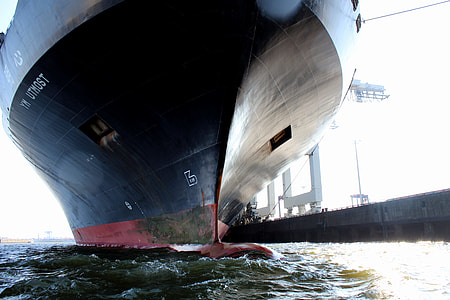black and red ship close-up photo during daytime thumbnail