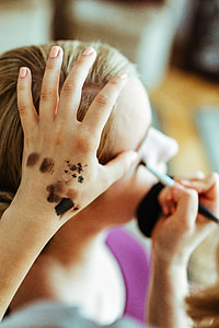 Make-up accessories close-ups thumbnail