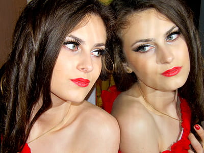woman wearing red lipstick thumbnail
