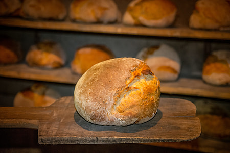 shallow focus photography of baked bread thumbnail