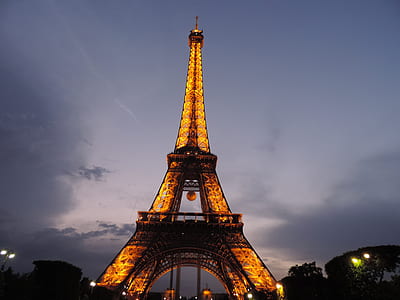 lighted Eiffel Tower, Paris thumbnail