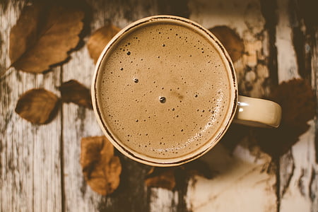 photography of latte coffee in mug thumbnail