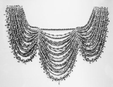 Ancient Necklace, Bronze Age thumbnail