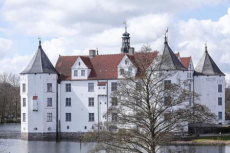 Closed Glücksburg, Moated Castle thumbnail