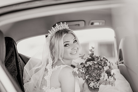Wedding bride in dress thumbnail