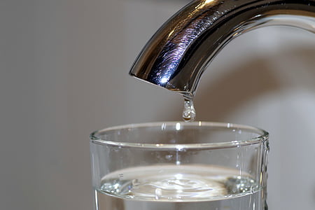 gray faucet near clear glass thumbnail