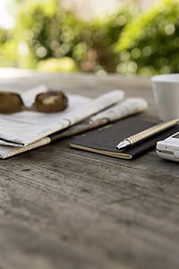 gray pen thumbnail