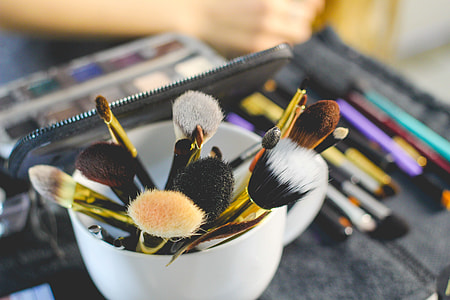 selective focus photo of makeup brush set thumbnail