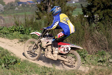 man riding dirt bike thumbnail