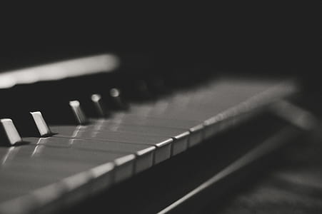black and gray metal tool thumbnail