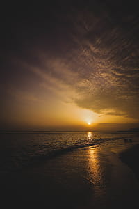 Ocean Horizon during Sunset in Landscape Photography thumbnail