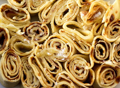 close-up photography of bread rolls thumbnail